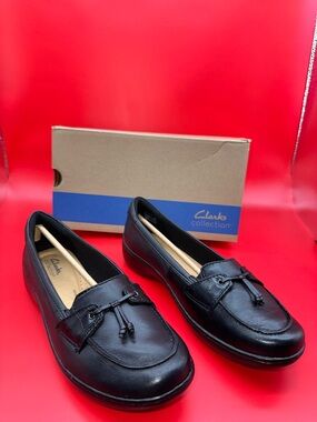 Clarks Women’s Black Leather Tassel Moccasin Flats